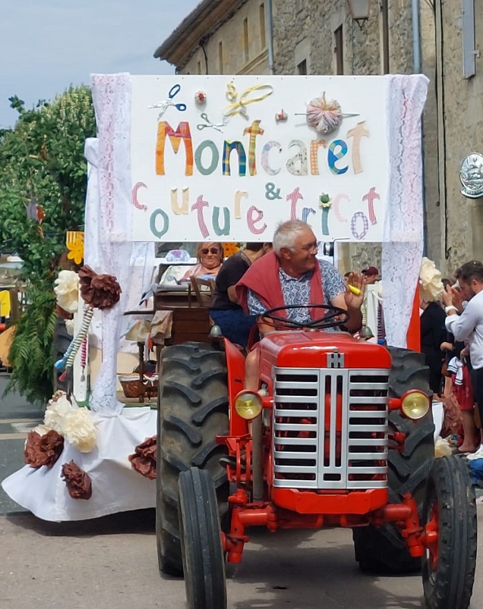 Montcaret Couture & tricot, le char de la Fête cantonale 2025.